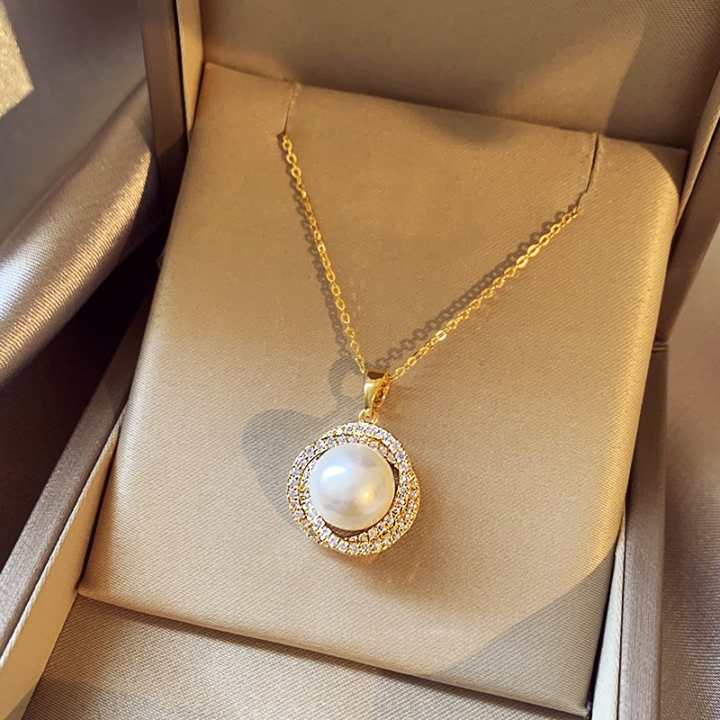 Spiral pearl necklace for women, light luxury, niche, high-end temperament, collarbone chain, 2024 new popular necklace