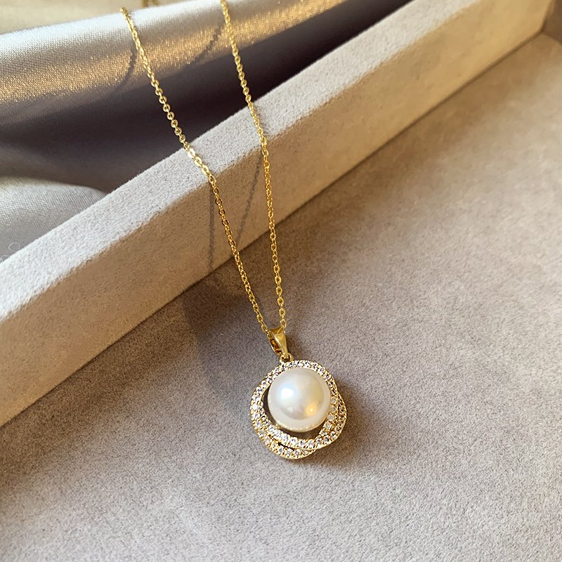 Spiral pearl necklace for women, light luxury, niche, high-end temperament, collarbone chain, 2024 new popular necklace