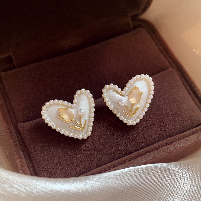 Tulip Love Pearl Earrings for Women, 2024 New Popular Style, Light Luxury, High Grade, Elegant, Elegant Earrings and Accessories