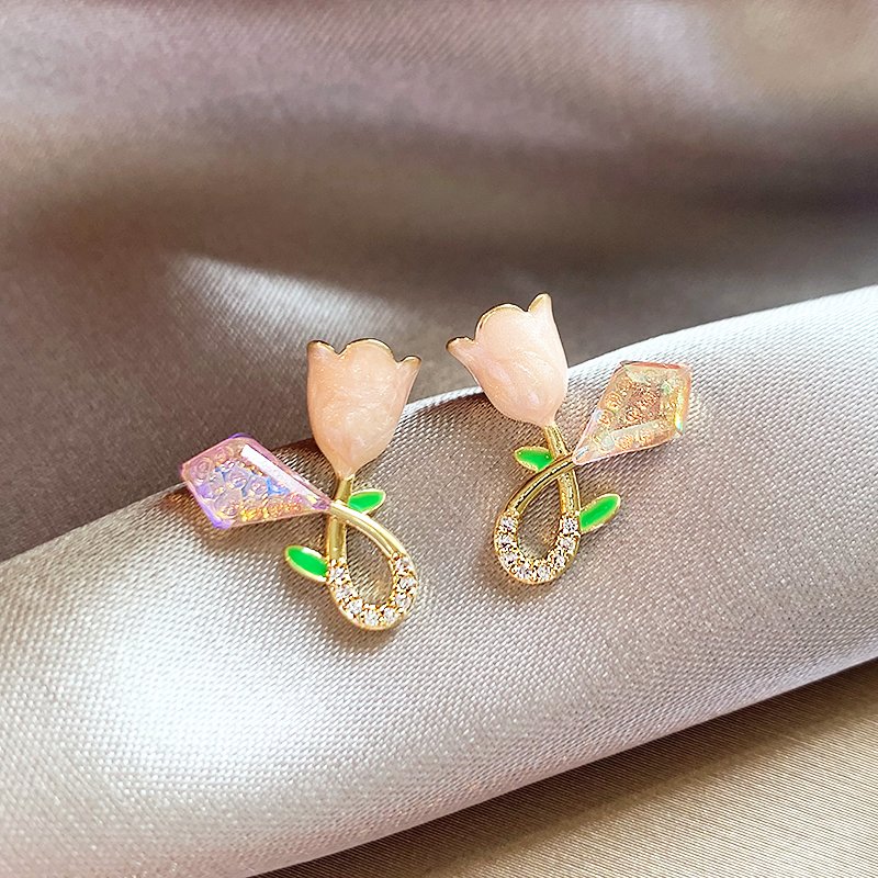 Tulip earrings, women's light luxury high-end earrings, 2024 new popular, niche and unique earrings suitable for summer