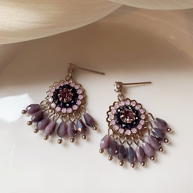 Unique tassel earrings for women 2024 new popular item, high-end ethnic style summer earrings, women's atmospheric temperament earrings