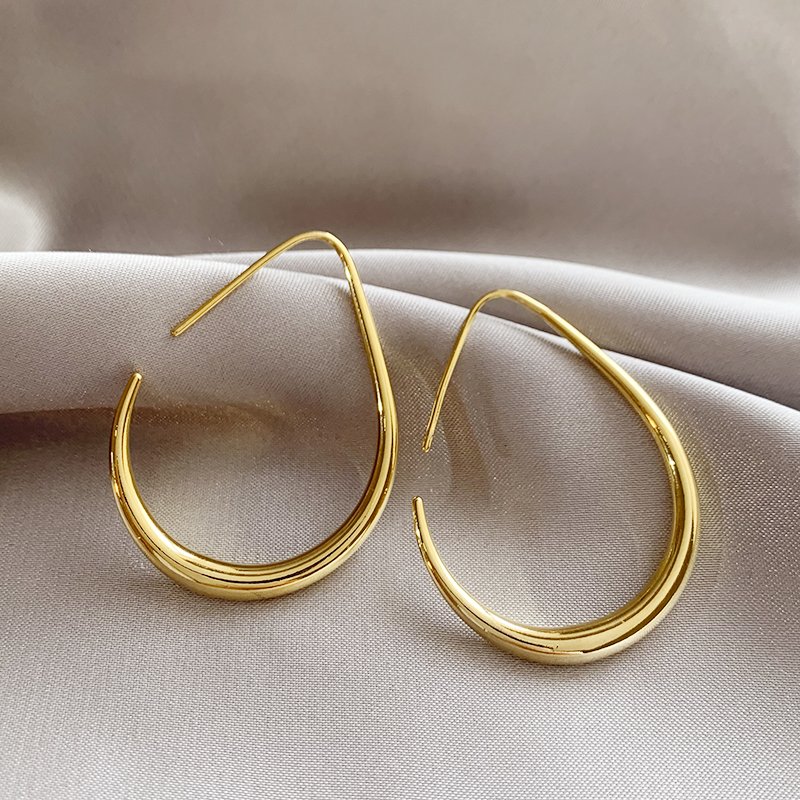 Water droplet circle earrings for women with a high-end feel and a light luxury temperament. Unique and exaggerated earrings. 2024 new popular earrings