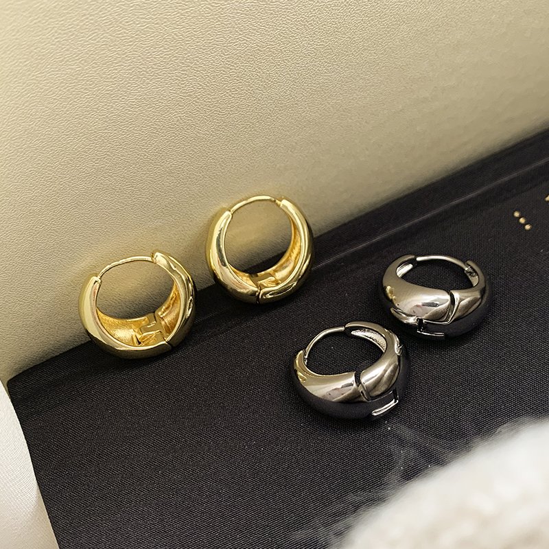 Water droplet plain ring earrings for women with a light luxury and high-end feel, unique earrings, 2024 new popular gold temperament earrings, earrings