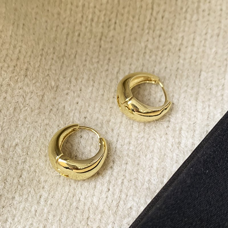 Water droplet plain ring earrings for women with a light luxury and high-end feel, unique earrings, 2024 new popular gold temperament earrings, earrings