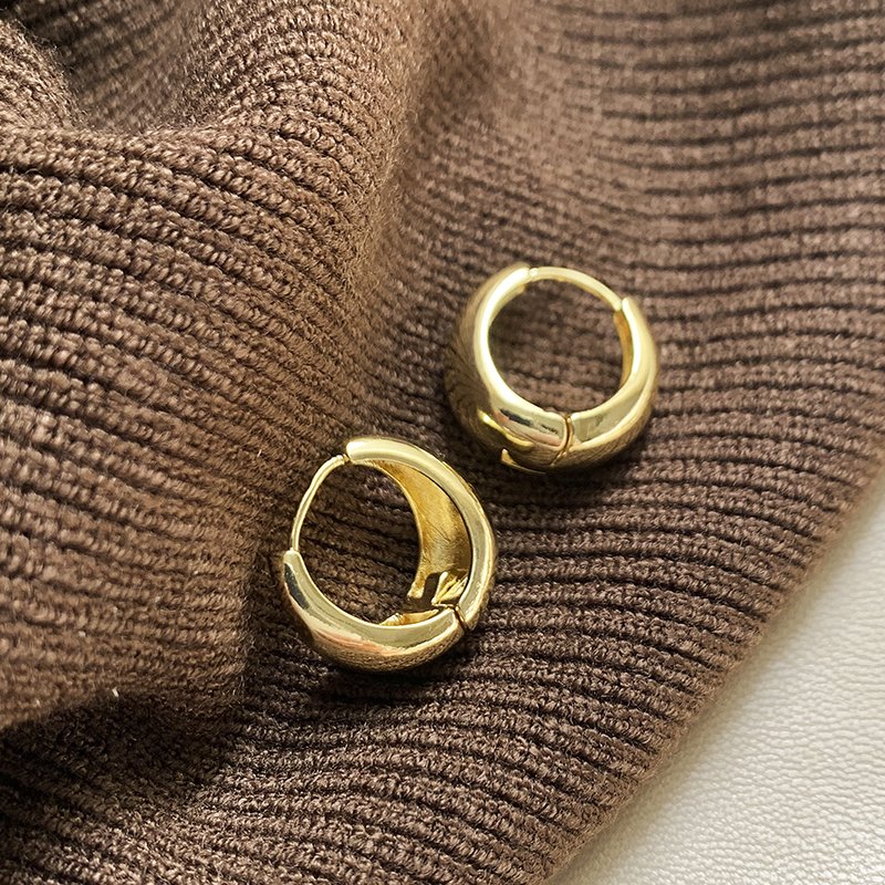 Water droplet plain ring earrings for women with a light luxury and high-end feel, unique earrings, 2024 new popular gold temperament earrings, earrings