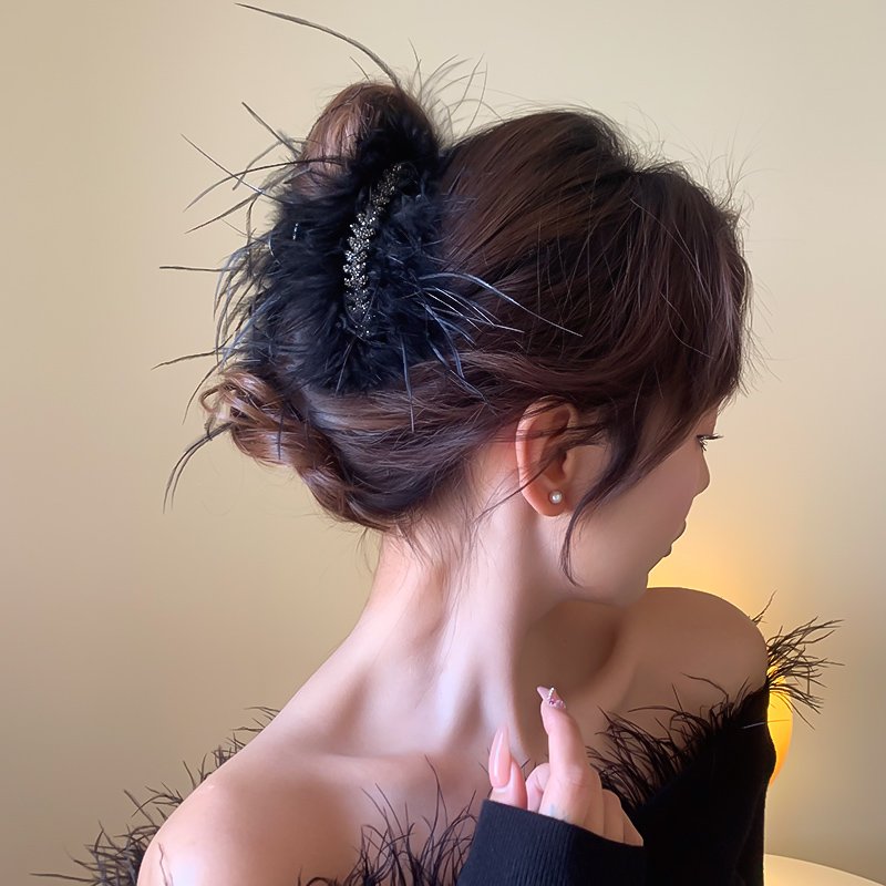 Wheat Feather Grab Clip Female Ostrich Hair Shark Clip Hair Accessory 2024 New Back of Head Disc Hair Accessory