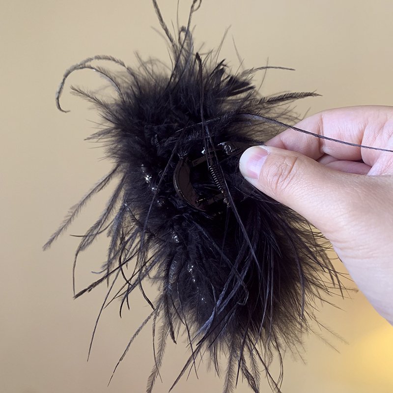 Wheat Feather Grab Clip Female Ostrich Hair Shark Clip Hair Accessory 2024 New Back of Head Disc Hair Accessory