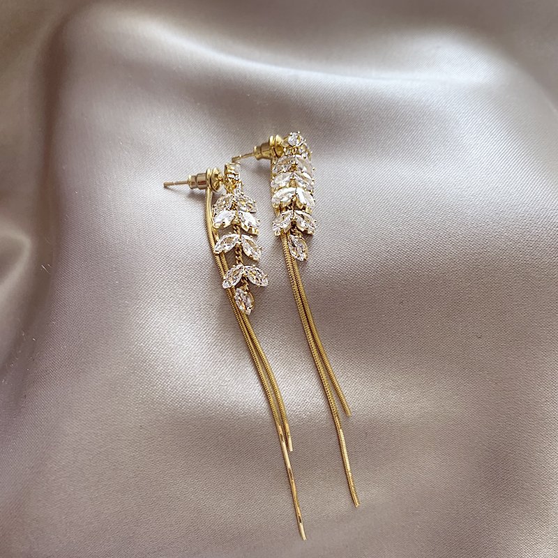 Wheat ear zircon tassel earrings for women with a light luxury temperament, high-end earrings, niche and unique earrings, 2024 new popular item