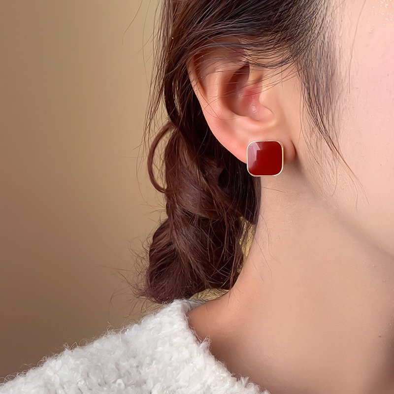 Wine red square earrings, women's light luxury unique earrings, 2024 new popular high-end temperament earrings