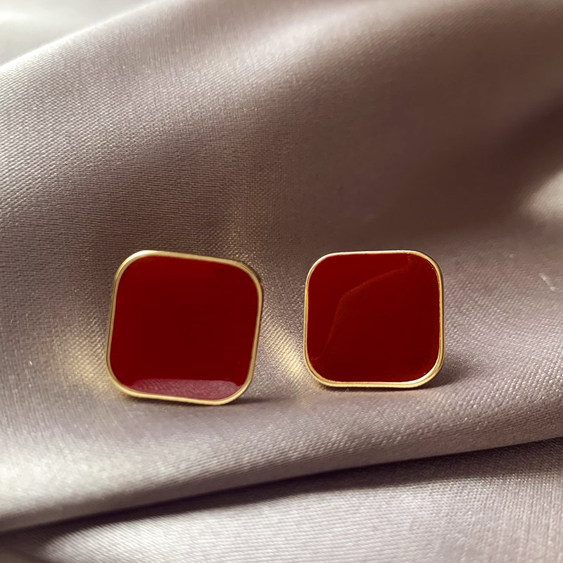 Wine red square earrings, women's light luxury unique earrings, 2024 new popular high-end temperament earrings