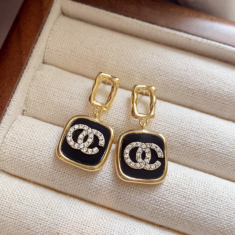 Earrings for women, light luxury and high-end earrings, 2024 new explosive style earrings, temperament earrings, earrings