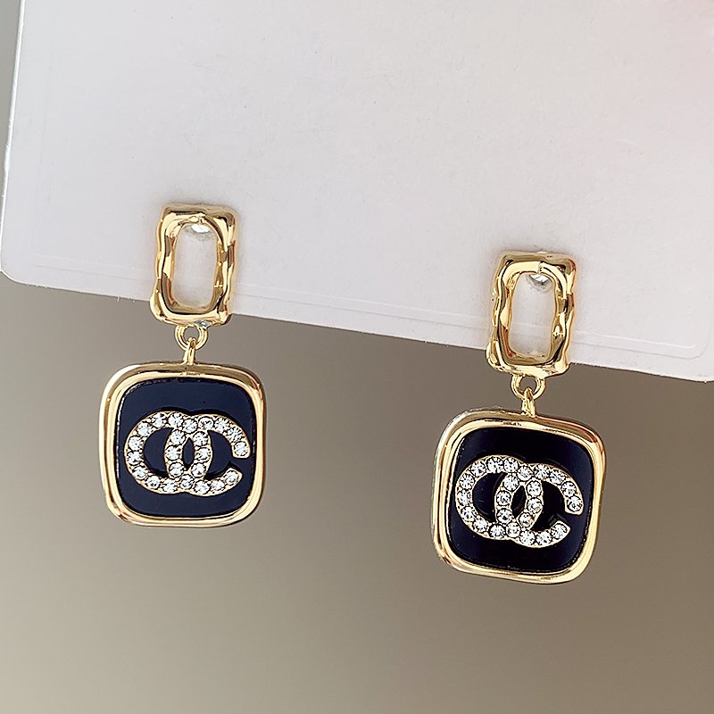 Earrings for women, light luxury and high-end earrings, 2024 new explosive style earrings, temperament earrings, earrings