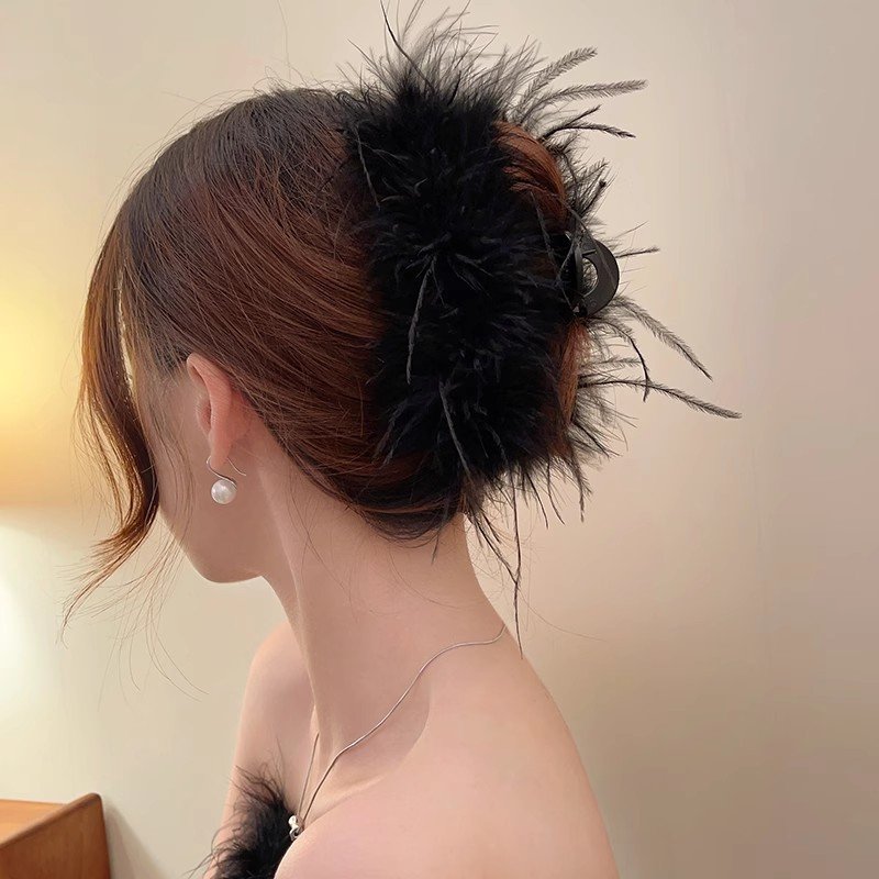 Zhao Lusi's same hair clip for women with a sense of luxury, 2024 new shark clip, large hair volume, large hair output, hair clip at the back of the head