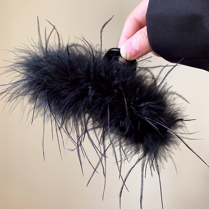 Zhao Lusi's same hair clip for women with a sense of luxury, 2024 new shark clip, large hair volume, large hair output, hair clip at the back of the head