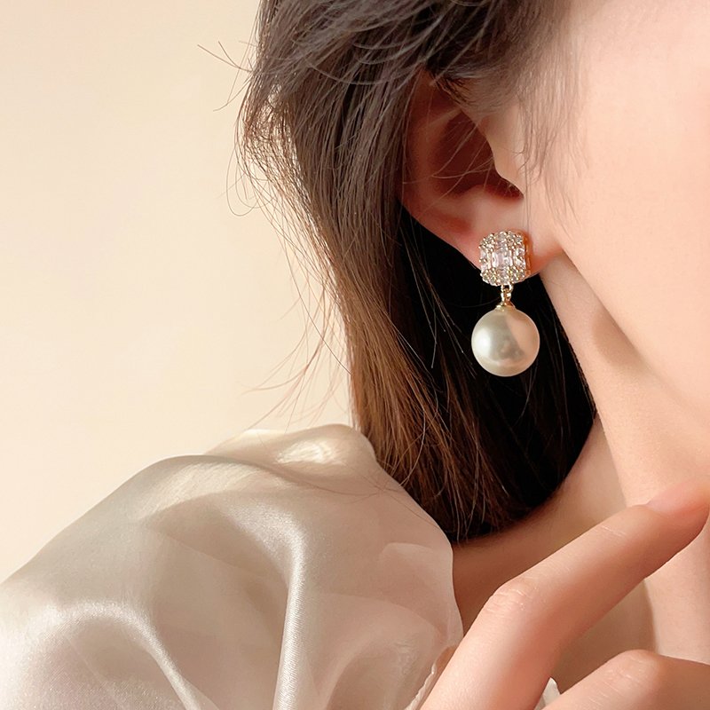 Zircon Pearl Earrings 2024 New Explosive Style Earrings Unique Premium Light Luxury Earrings for Women