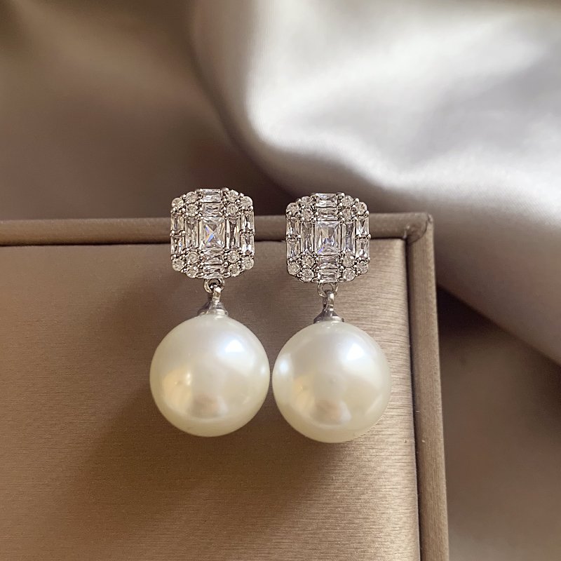 Zircon Pearl Earrings 2024 New Explosive Style Earrings Unique Premium Light Luxury Earrings for Women