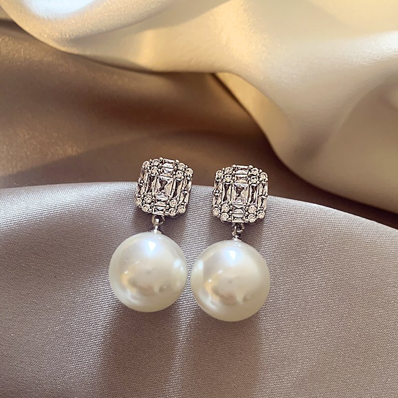 Zircon Pearl Earrings 2024 New Explosive Style Earrings Unique Premium Light Luxury Earrings for Women