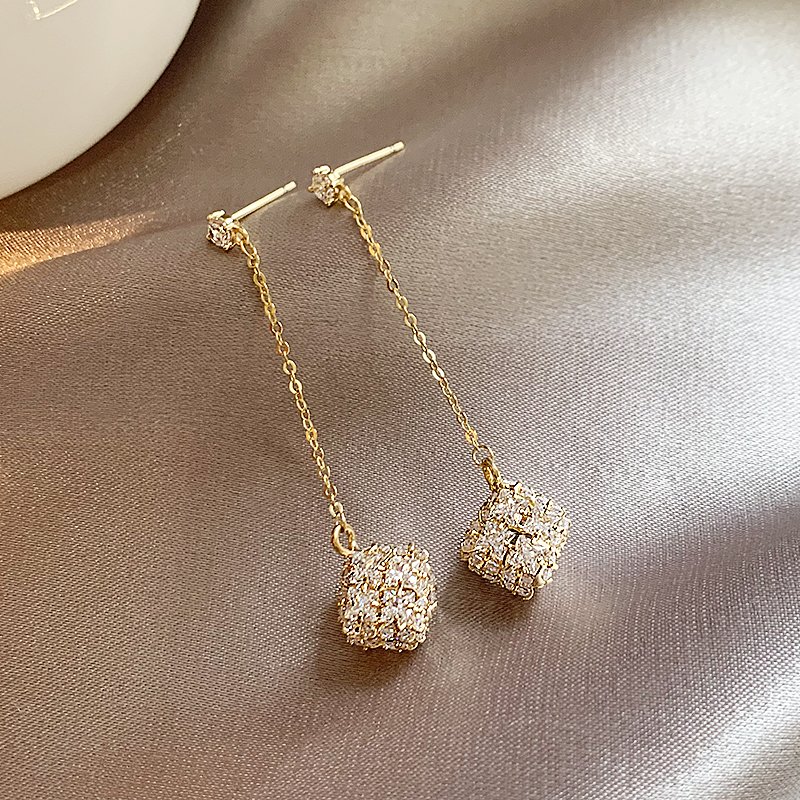 Zircon block tassel earrings, women's light luxury high-end earrings, 2024 new popular item, niche unique temperament earrings