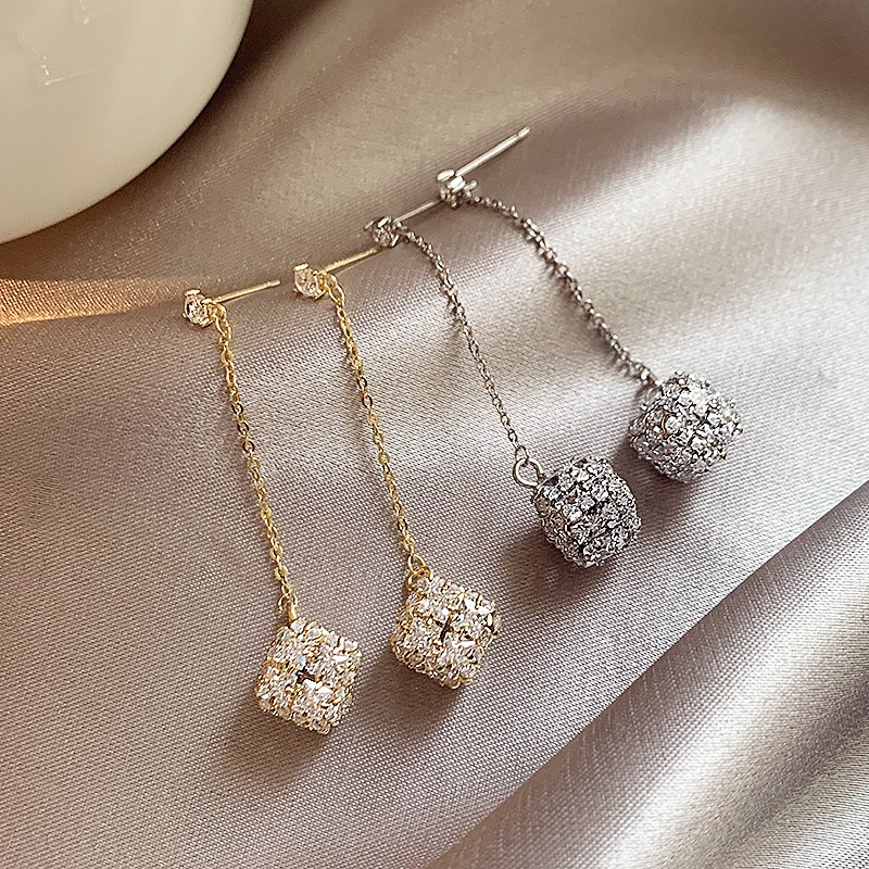 Zircon block tassel earrings, women's light luxury high-end earrings, 2024 new popular item, niche unique temperament earrings