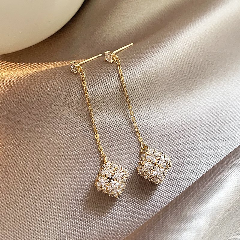 Zircon block tassel earrings, women's light luxury high-end earrings, 2024 new popular item, niche unique temperament earrings