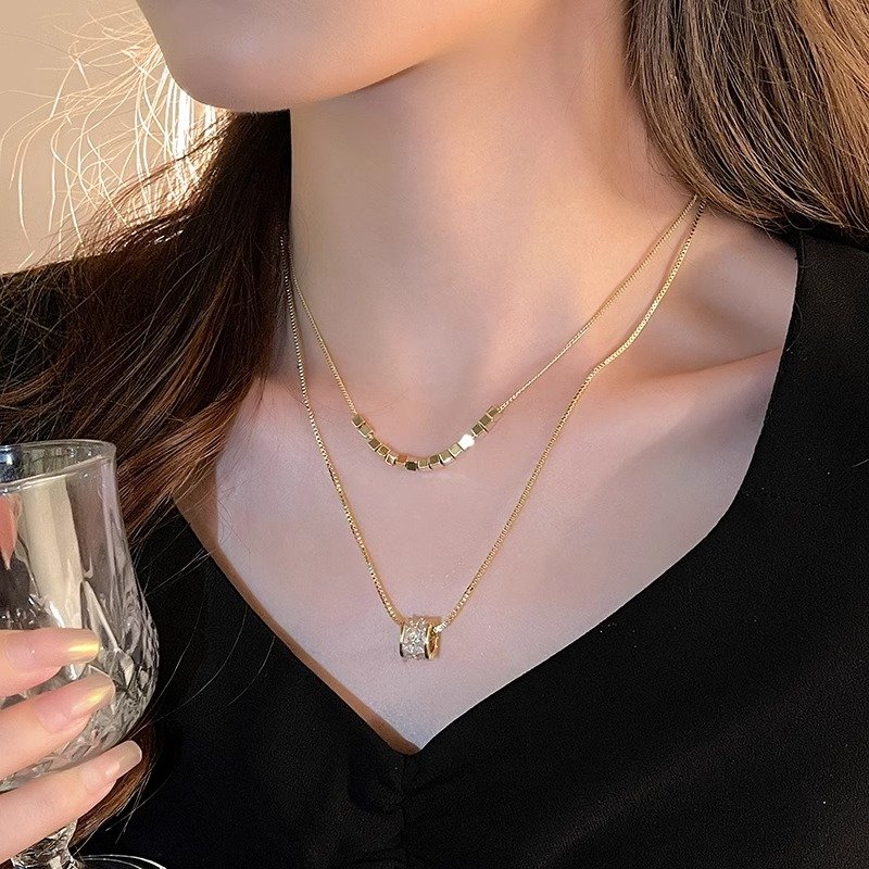 Zircon double-layer layered necklace for women 2024 new popular item collarbone necklace with high-end feel, light luxury, niche exquisite accessories