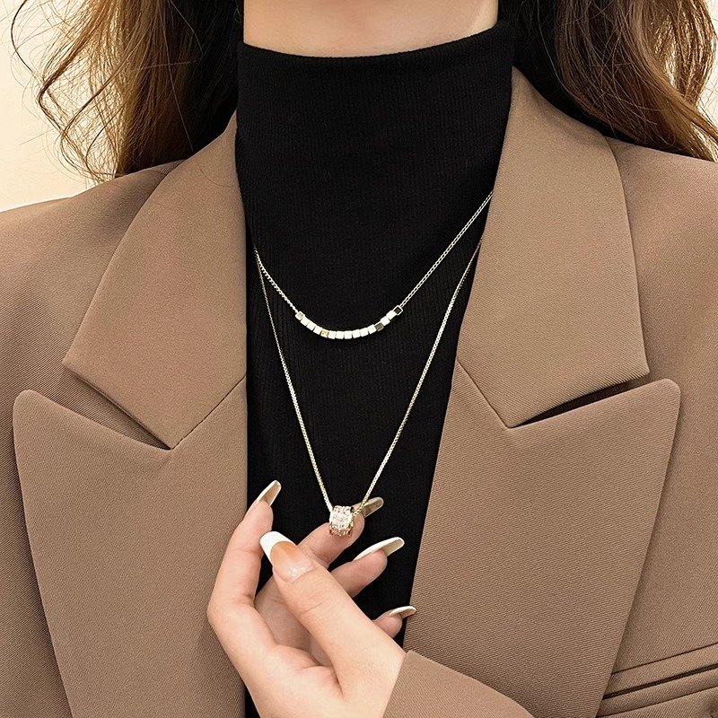 Zircon double-layer layered necklace for women 2024 new popular item collarbone necklace with high-end feel, light luxury, niche exquisite accessories