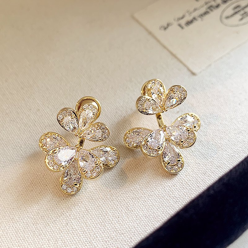 Zircon flower earrings for women, light luxury and high-end earrings, 2024 new popular item, niche unique temperament earrings, earrings and accessories