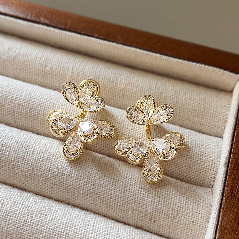 Zircon flower earrings for women, light luxury and high-end earrings, 2024 new popular item, niche unique temperament earrings, earrings and accessories