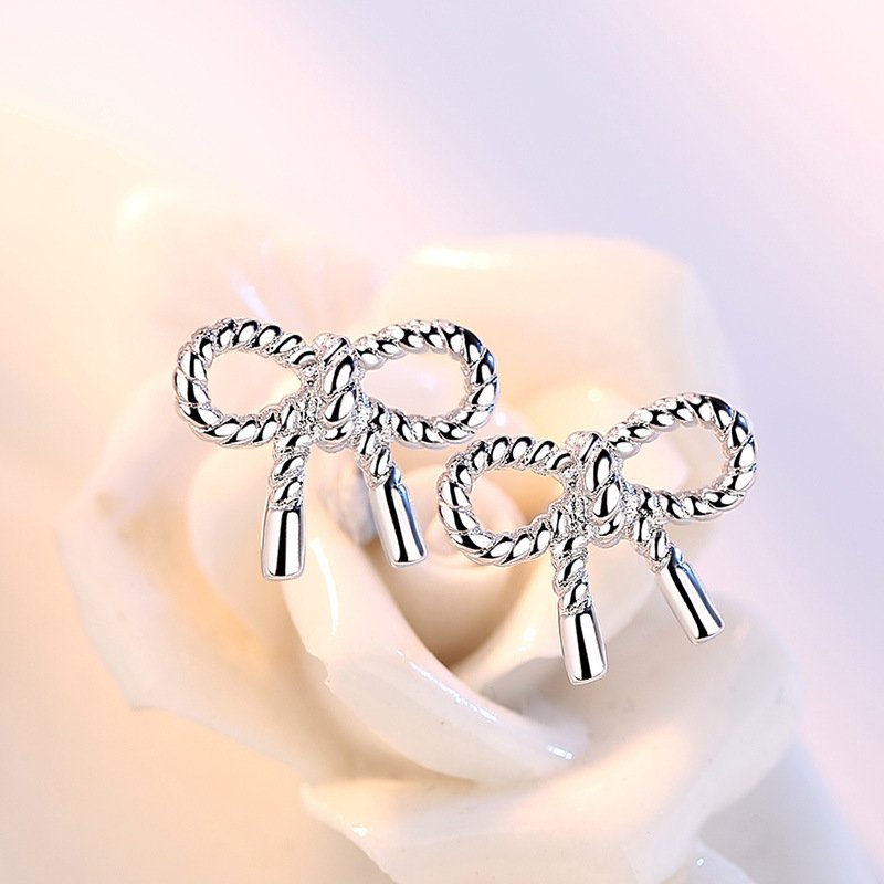 S925 Silver Ear Nails, Simple and Personalized Flower Earrings, Elegant and Versatile Pearl Earrings, Anti Allergy and Non Fading Ear Cords