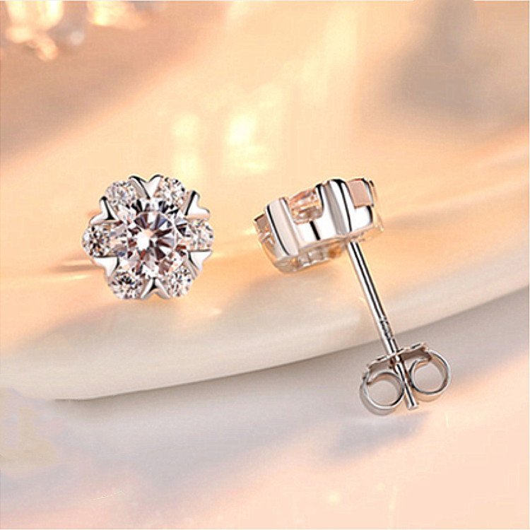 S925 pure silver snowflake earrings for women, simple, sweet and trendy earrings, anti allergic and non fading round ear buckle accessory