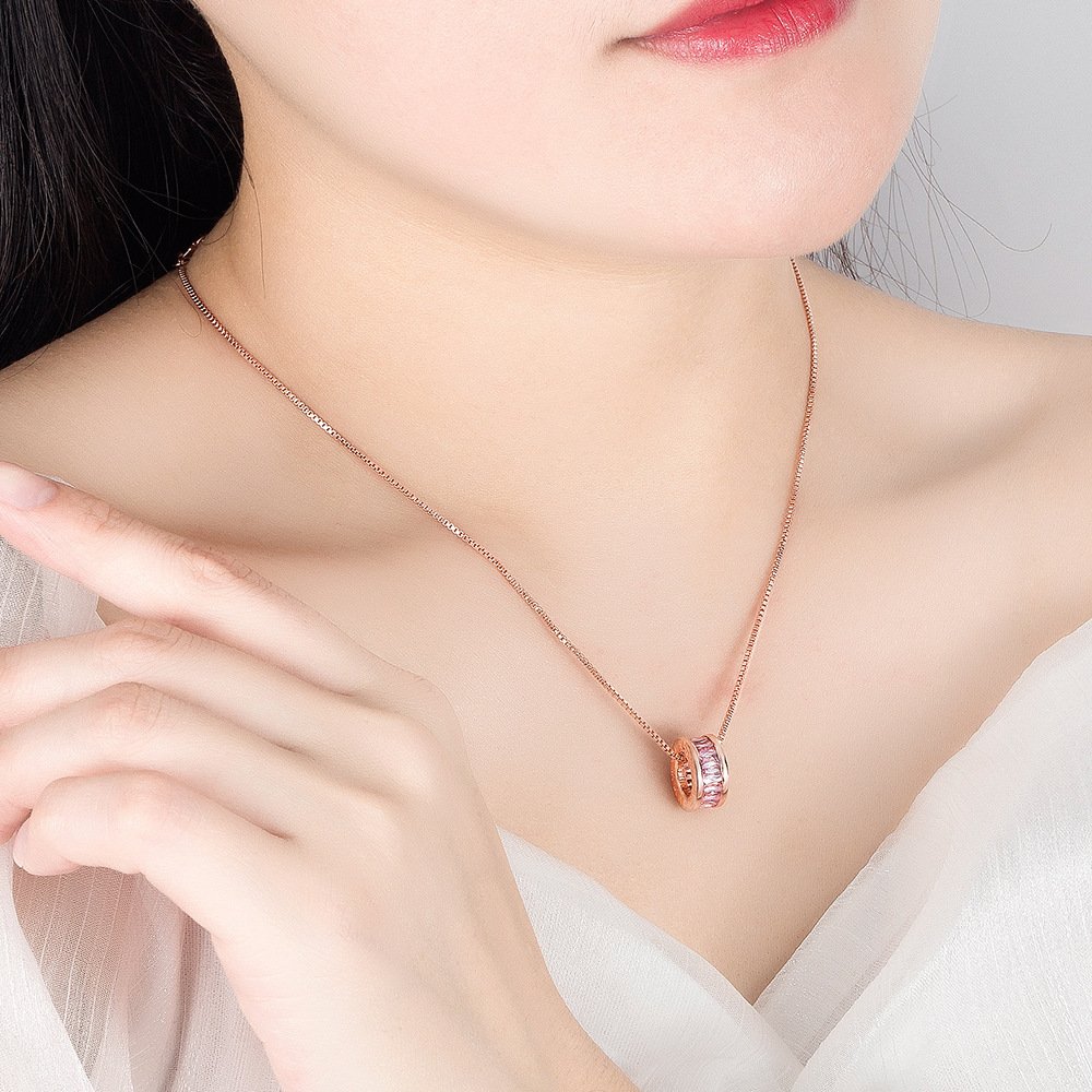 S925 silver fashion personality non fading pendant for women's versatile temperament, internet famous short collarbone chain, anti allergy necklace