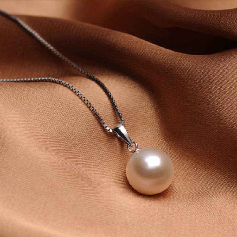 S925 silver pearl pendant for women, fashionable and versatile, sweet pearl necklace, anti allergic and non fading, short collarbone necklace