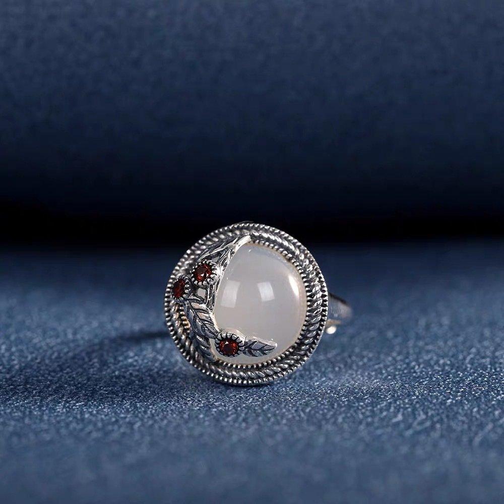 S925 Silver Imitation White Jade Marrow Retro Flower Ring for Women, Versatile, Personalized, Literary and Artistic Style, Open Ring, Fashionable and Simple