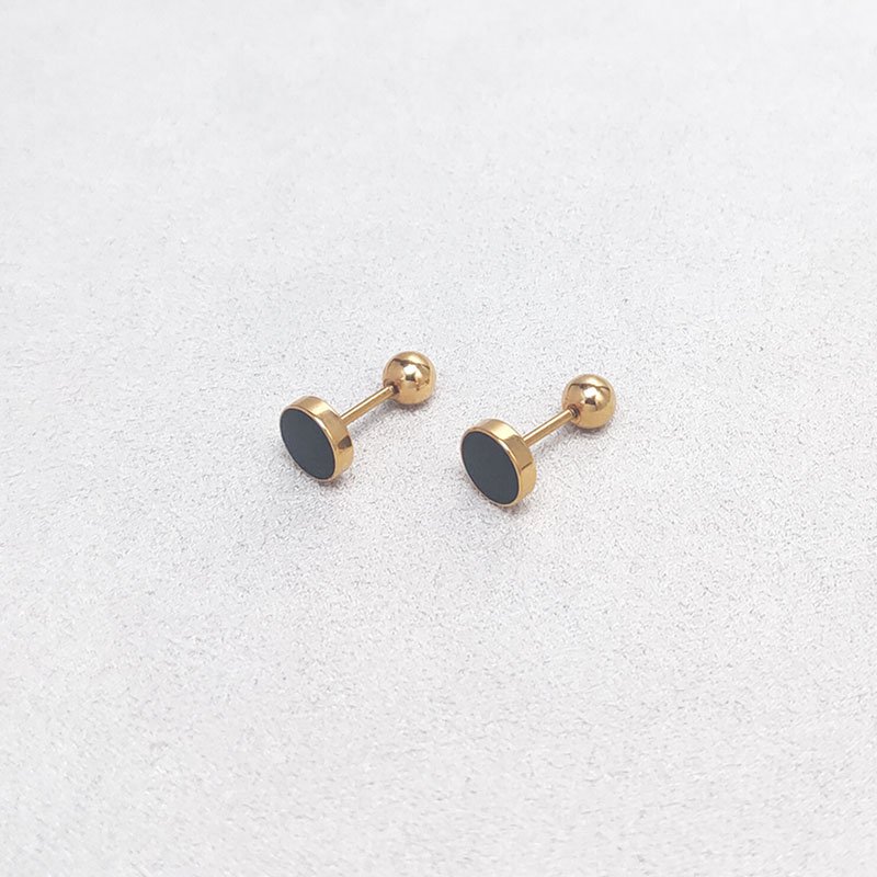 Black titanium steel drip oil small earrings with feminine temperament, Korean simple and exquisite cool style ear accessories, Hong Kong style internet famous earrings