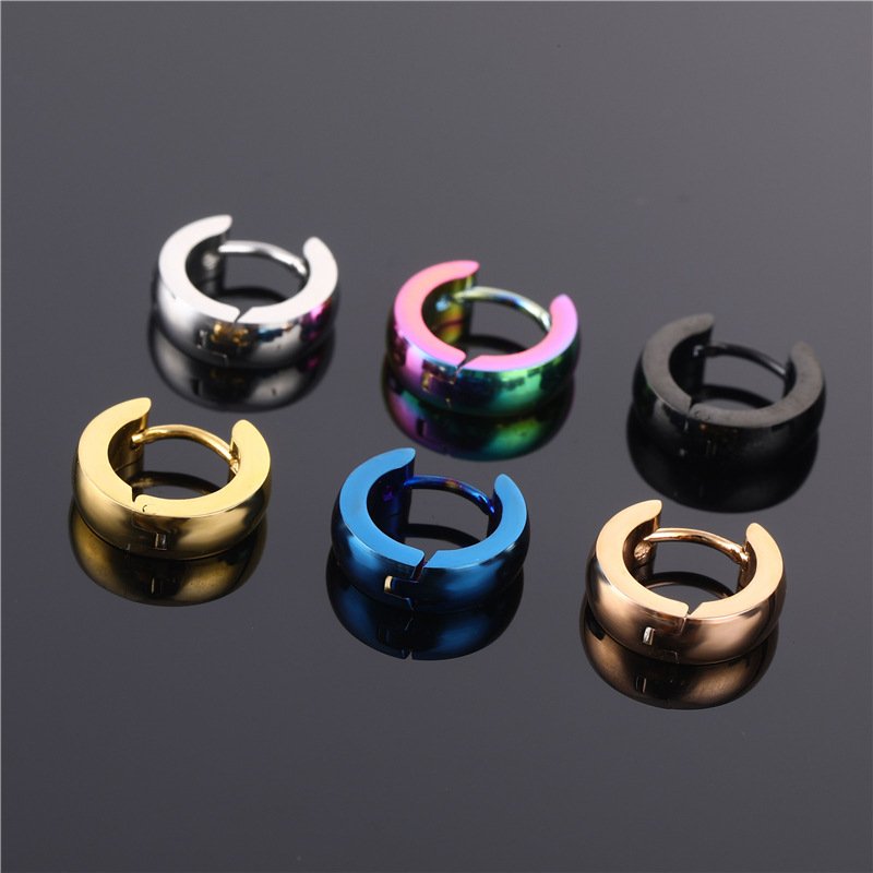 European, American, and Korean versions of fashionable curved spherical titanium steel male ear studs, hand polished simple and fashionable ear accessories