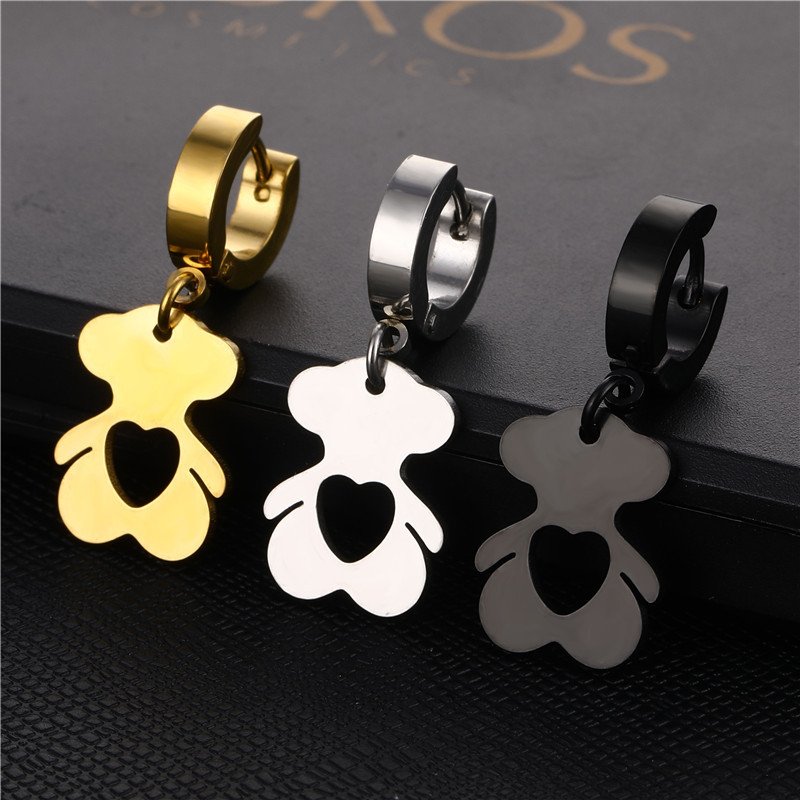 European, American, and Korean versions of fashionable titanium steel round ear rings with small bear pendants, ear buckles, and earrings. New Japanese and Korean earrings