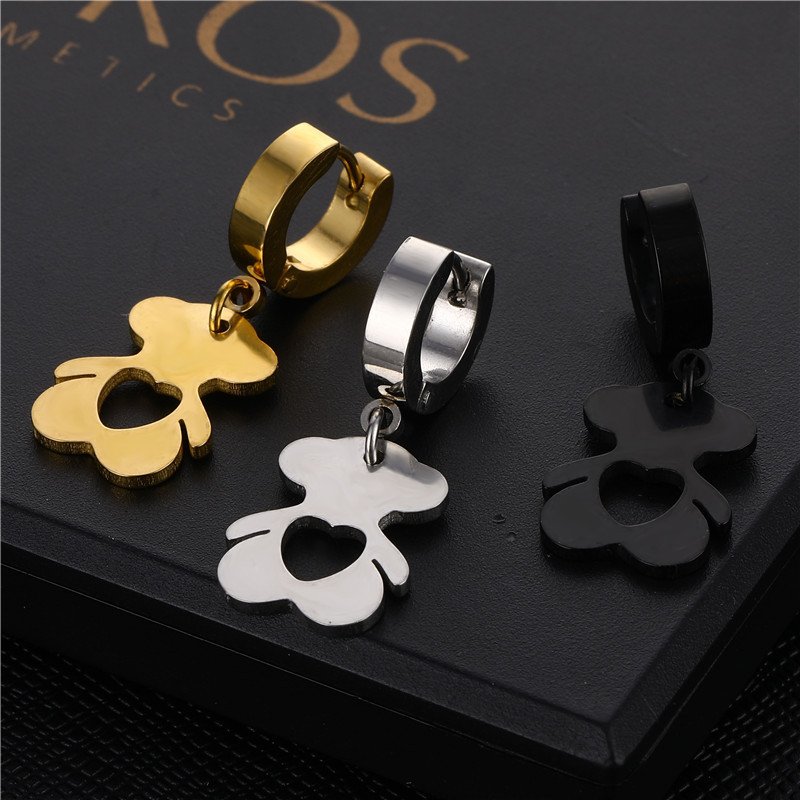 European, American, and Korean versions of fashionable titanium steel round ear rings with small bear pendants, ear buckles, and earrings. New Japanese and Korean earrings