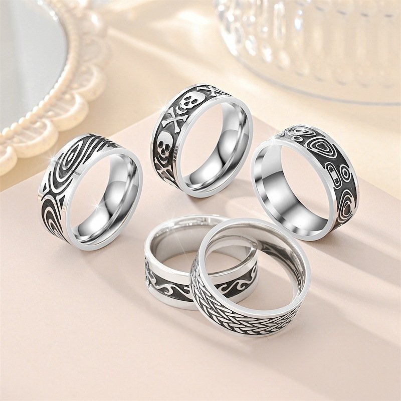 European and American retro style titanium steel ring, fashionable carving and oiling men's ring, Xiyin source