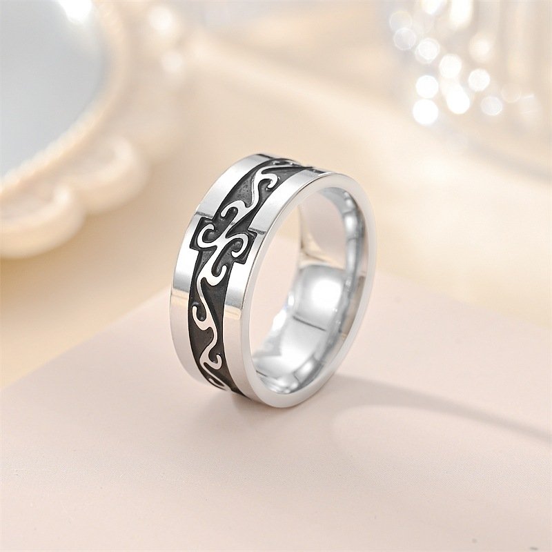 European and American retro style titanium steel ring, fashionable carving and oiling men's ring, Xiyin source