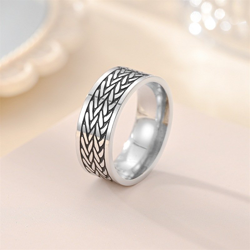 European and American retro style titanium steel ring, fashionable carving and oiling men's ring, Xiyin source