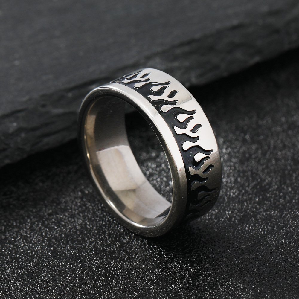 Fashionable titanium steel ring with corrosion, oil coating, flame pattern that does not fade, men's stainless steel hand jewelry