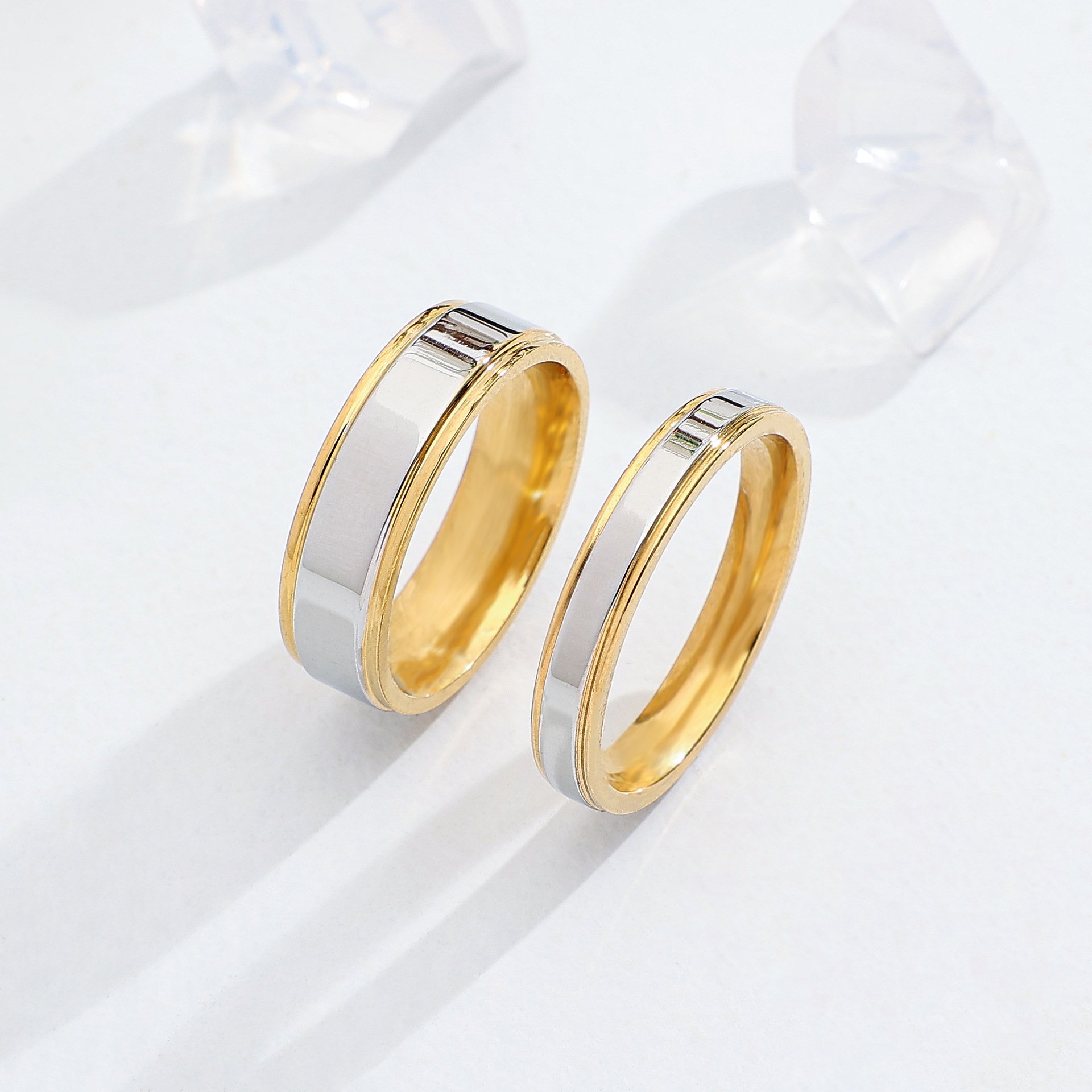 Hot selling couple titanium steel ring, hand jewelry, fashionable room, gold stainless steel smooth ring