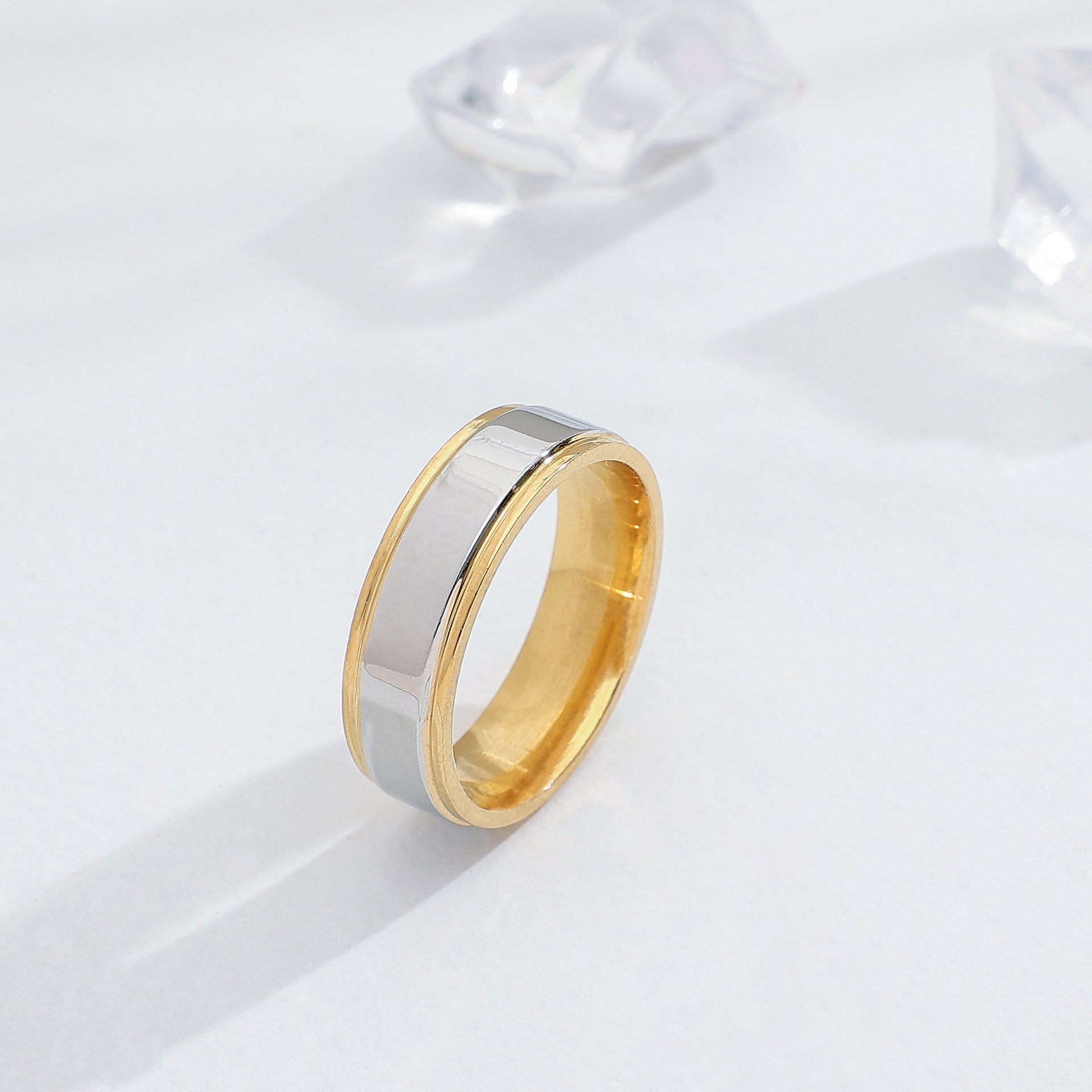 Hot selling couple titanium steel ring, hand jewelry, fashionable room, gold stainless steel smooth ring