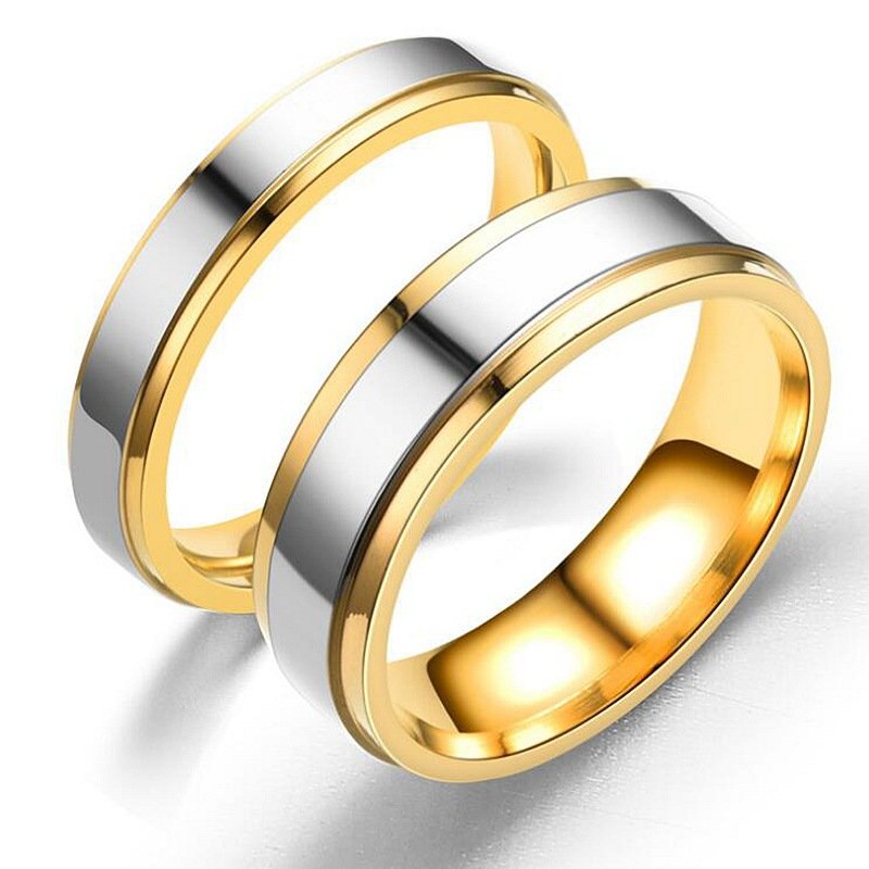 Hot selling gold dual tone titanium steel couple ring, European and American niche stainless steel smooth surface ring jewelry