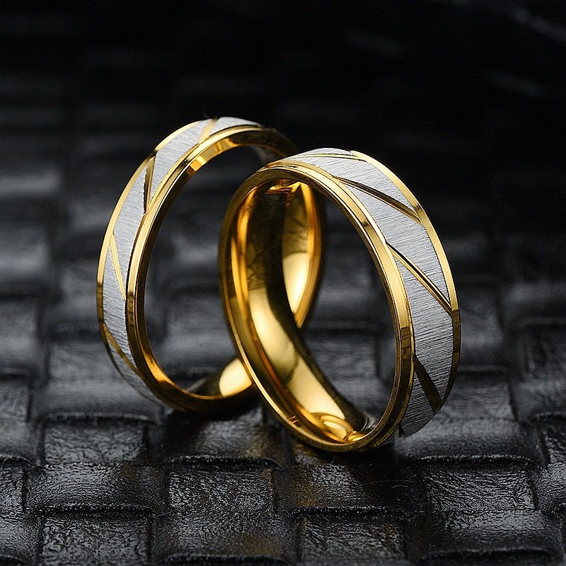 Hot selling new color gold ring, stainless steel couple ring, fashionable batch flower stripe ring accessory