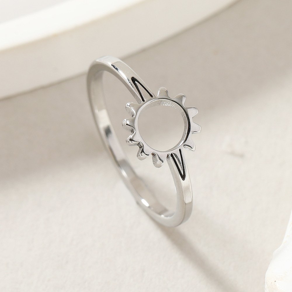 Hot selling titanium steel rings in Europe and America, simple sunflower couple rings, stainless steel jewelry rings