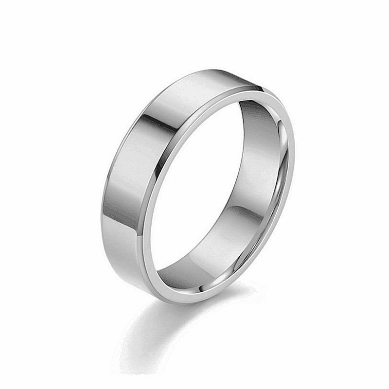 Hot selling titanium steel smooth couple ring, European and American men's ring, 2 yuan store stall accessory