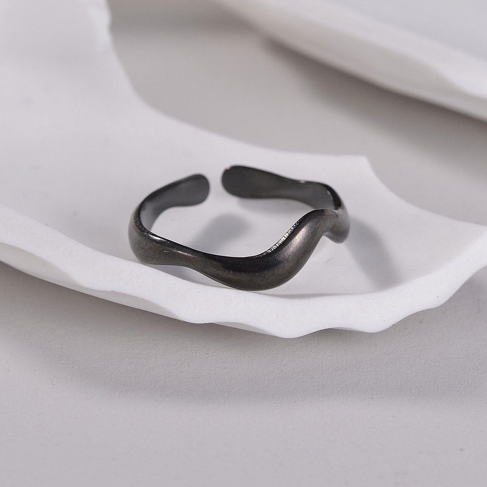 Japanese and Korean Ins style niche water wave opening hydraulic ring women's titanium steel movable mouth ring jewelry