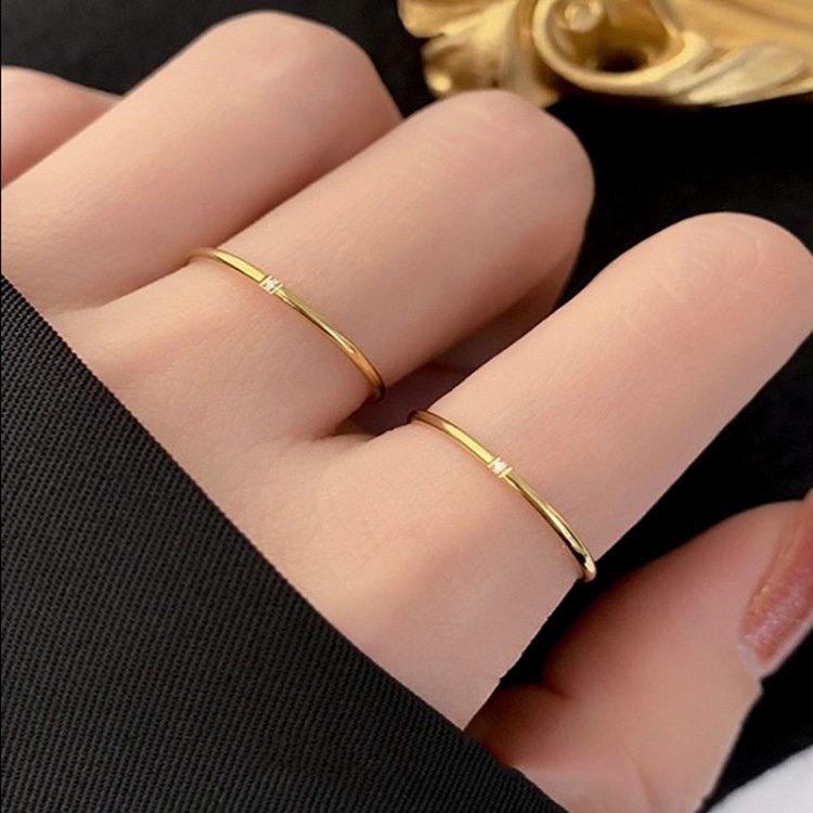 Japanese and Korean minimalist ultra-thin diamond titanium steel ring for women with cold and niche design, index finger and tail ring, fashionable internet celebrity trendy jewelry