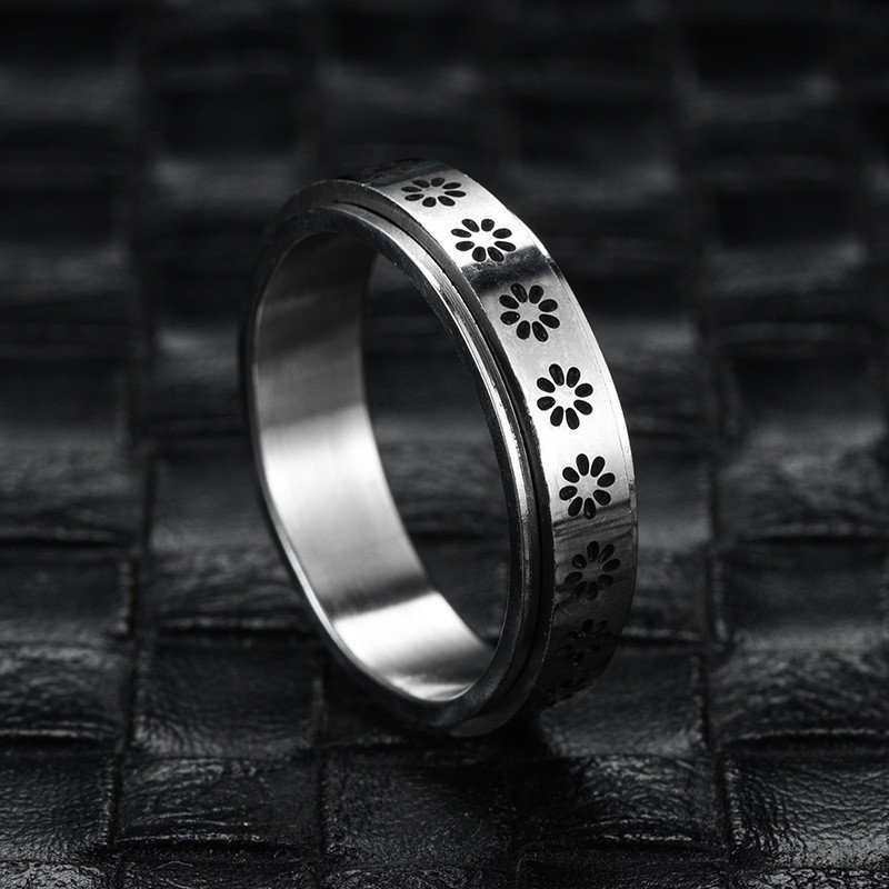 Japanese and Korean popular titanium steel rotating ring for men, European and American stars and moon flower stainless steel ring for women, couple ring